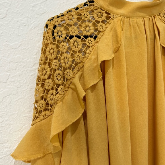 🔥PRICE⬇️ FREE PEOPLE • Yellow/Gold • Women’s Long Sleeve Blouse • size M • - Picture 4 of 5